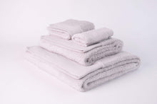 Load image into Gallery viewer, 2x The Cloud Deluxe Towel Set